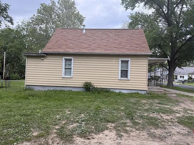 1829 W Butler St, Peoria, IL: owner financed home, photo 3