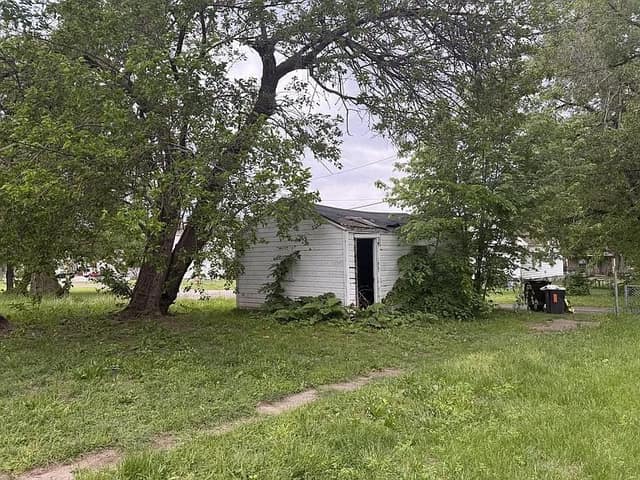 1829 W Butler St, Peoria, IL: owner financed home, photo 4