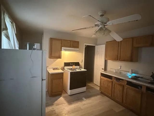 1829 W Butler St, Peoria, IL: owner financed home, photo 5