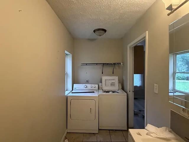 1829 W Butler St, Peoria, IL: owner financed home, photo 7