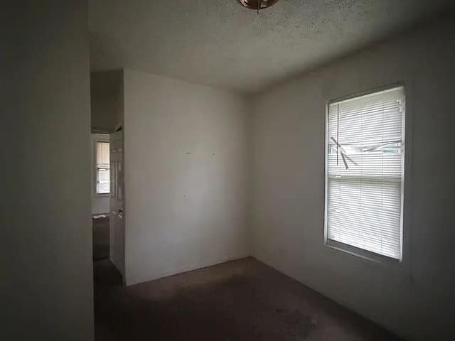 1829 W Butler St, Peoria, IL: owner financed home, photo 11