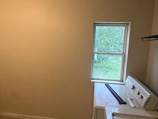 1829 W Butler St, Peoria, IL: owner financed home, photo 12