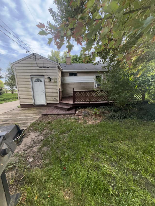 3235 Whittier St, Flint, MI: owner financed home, photo 2