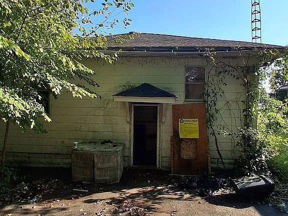 407 W Saint Louis St, West Frankfort, IL: owner financed home, photo 1
