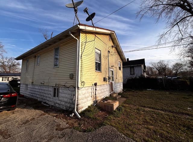 724 N 82nd St, East St. Louis, IL: owner financed home, photo 16