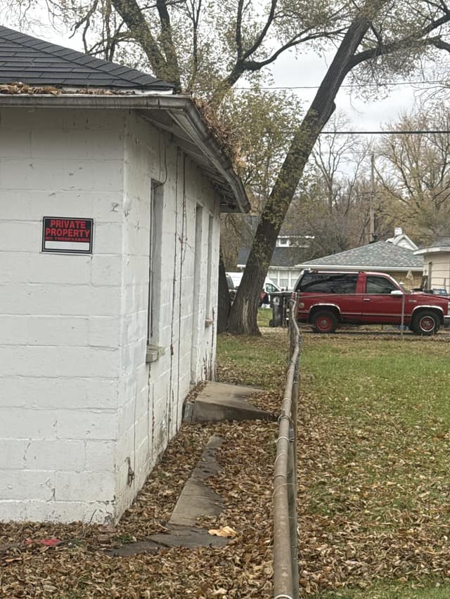2313 W Wiswall St, Peoria, IL: owner financed home, photo 2