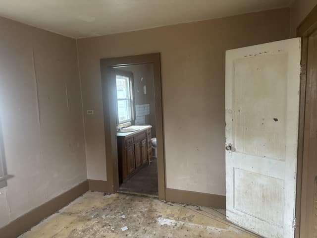 2313 W Wiswall St, Peoria, IL: owner financed home, photo 6