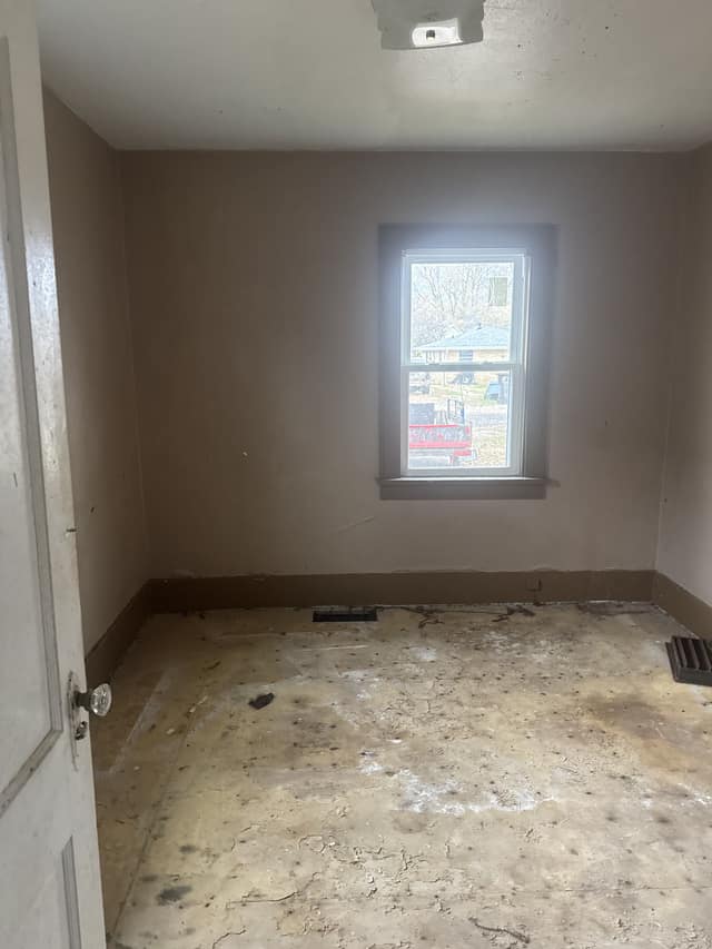 2313 W Wiswall St, Peoria, IL: owner financed home, photo 9