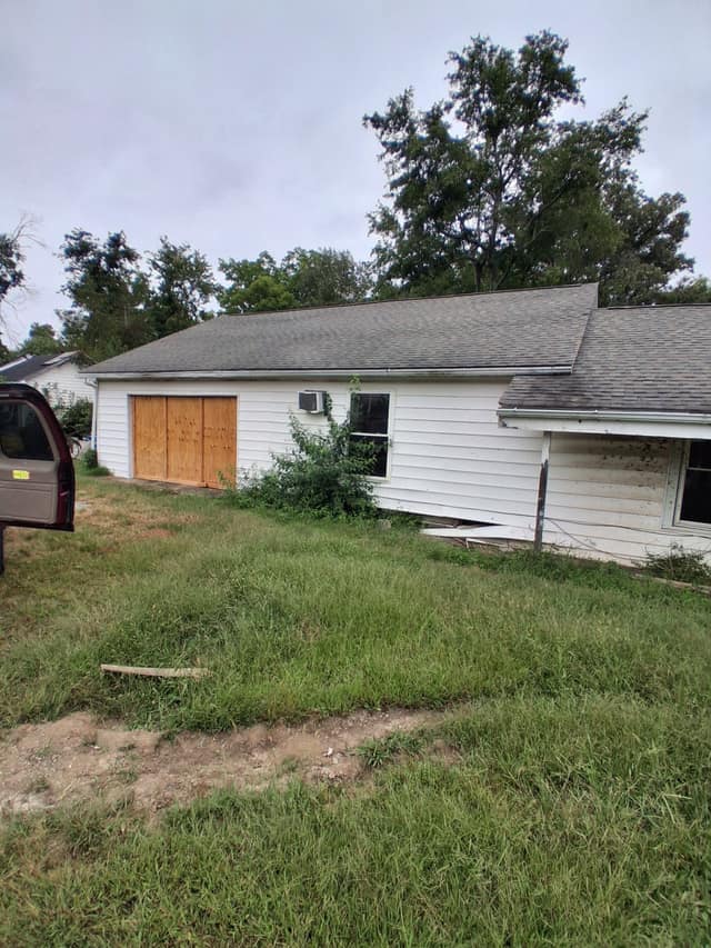214 Pyle St, Carrier Mills, IL: owner financed home, photo 2