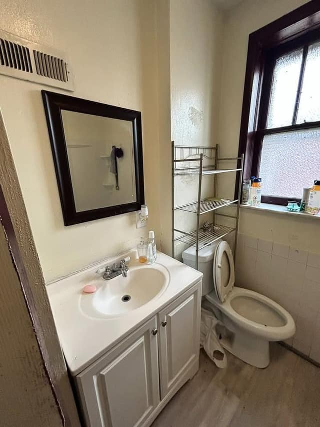 8401 N Broadway, St. Louis, MO: owner financed home, photo 5