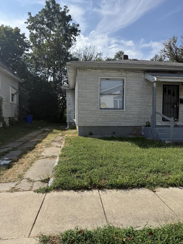 945 S Maffit St, Decatur, IL: owner financed home, photo 1
