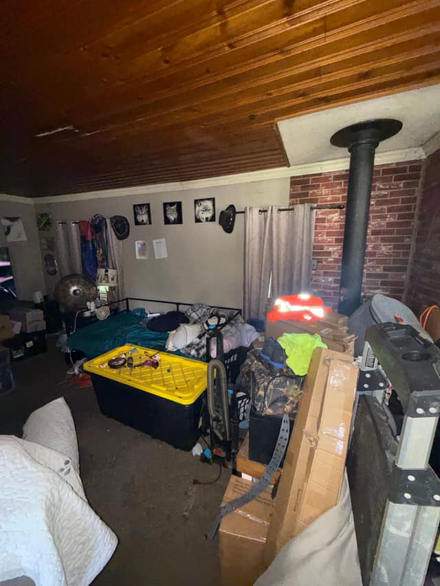 1206 Markham St, Flint, MI: owner financed home, photo 2