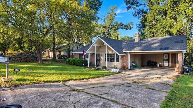 1765 Casteel Dr, Jackson, MS: owner financed home, photo 1