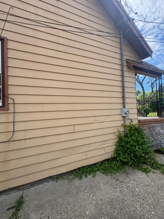205 E Jackson Ave, Flint, MI: owner financed home, photo 2