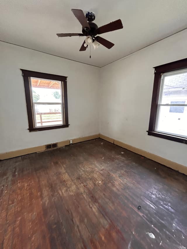 1638 4th St, Madison, IL: owner financed home, photo 9