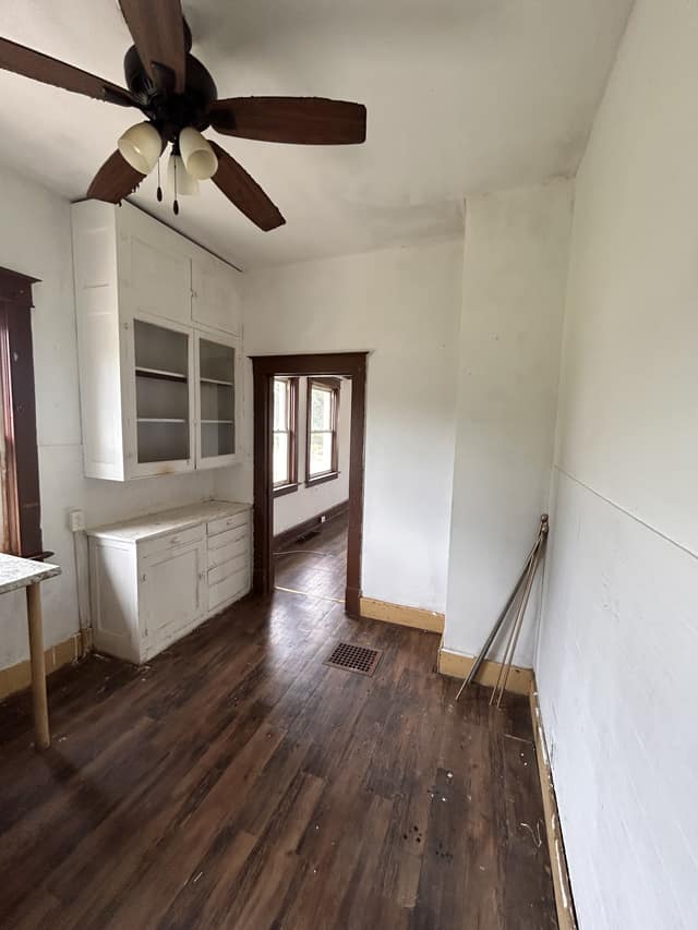 1638 4th St, Madison, IL: owner financed home, photo 15