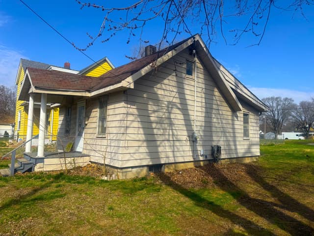 2807 W Nevada St, Peoria, IL: owner financed home, photo 2