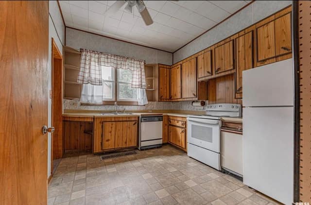 417 W Elm St, Mason City, IL: owner financed home, photo 7