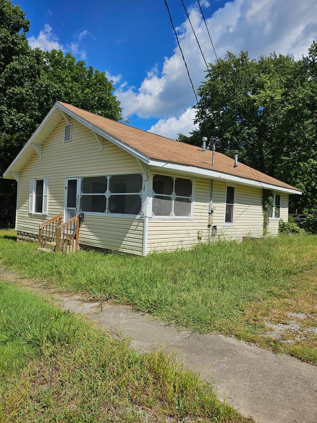 501 Carico Street, Carbondale, IL: owner financed home, photo 2