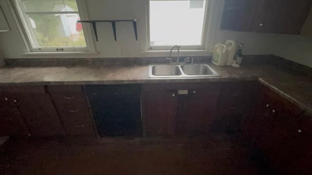 1174 W King St., Decatur, IL: owner financed home, photo 7