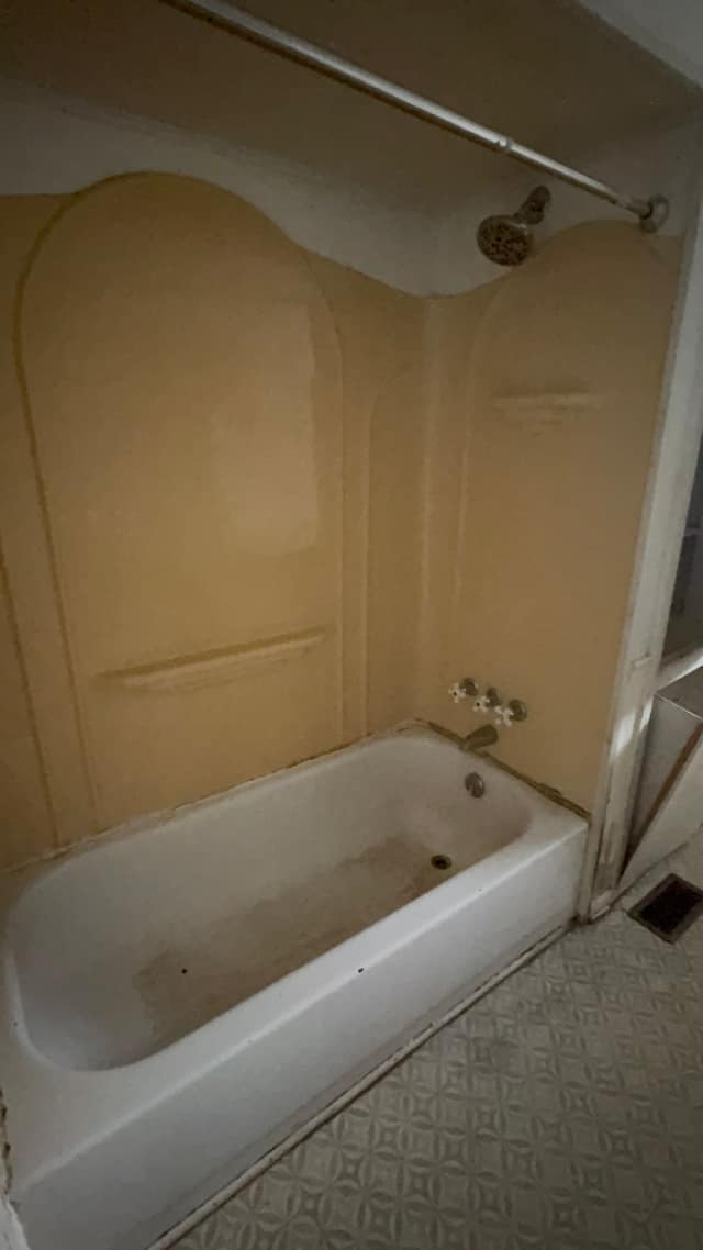 1174 W King St., Decatur, IL: owner financed home, photo 10