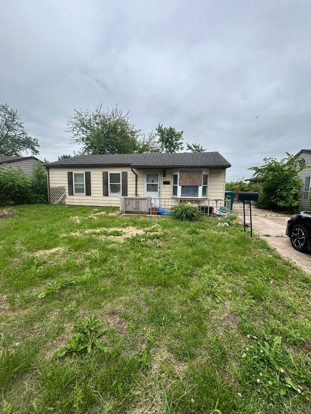608 Saint Monica Dr, Cahokia, IL: owner financed home, photo 2