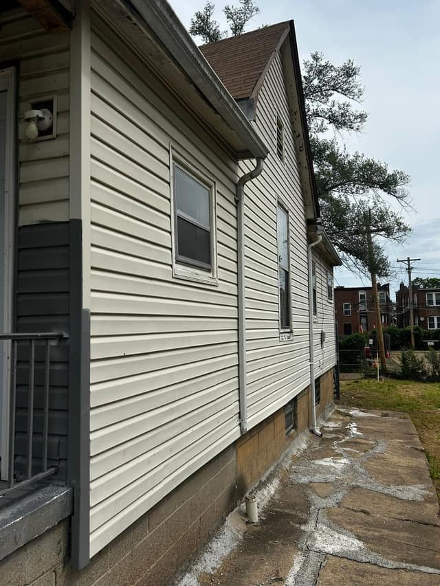 5657 Roosevelt Pl, Saint Louis, MO: owner financed home, photo 3