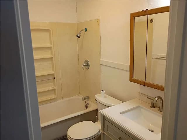 138 S 18th St, Decatur, IL: owner financed home, photo 5