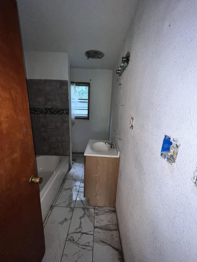 112 N 88th St, Centreville, IL: owner financed home, photo 9
