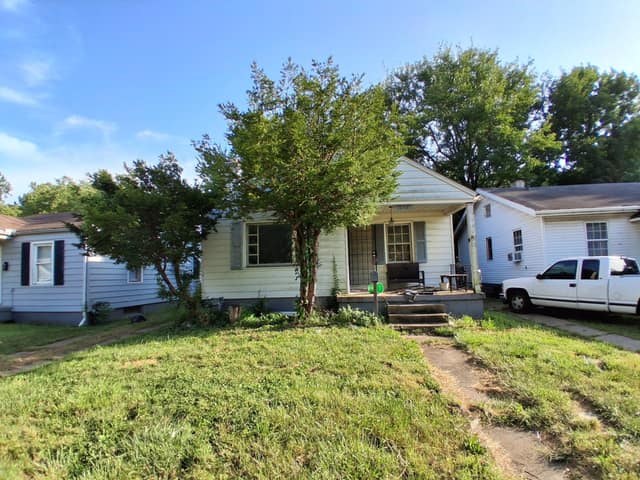 1645 E Walnut St, Decatur, IL: owner financed home, photo 1