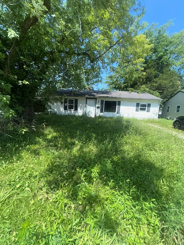 34 Saint Columba Dr, Cahokia, IL: owner financed home, photo 1