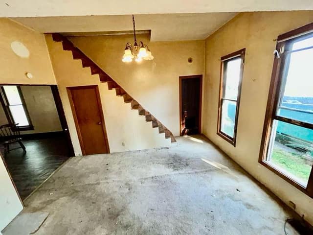 120 N Crowder St, Bethany, IL: owner financed home, photo 17