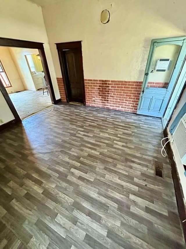 120 N Crowder St, Bethany, IL: owner financed home, photo 18