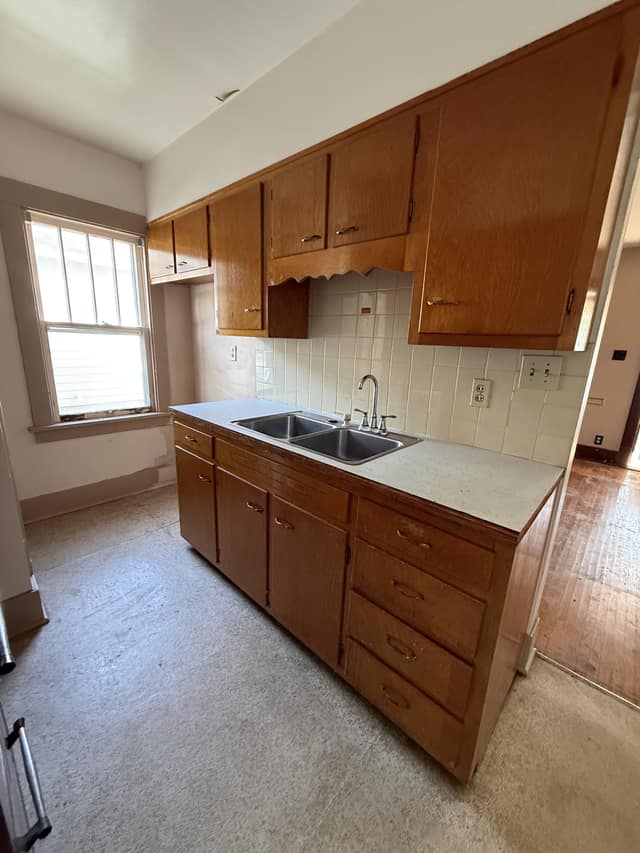 1272 W. King St., Decatur, IL: owner financed home, photo 14