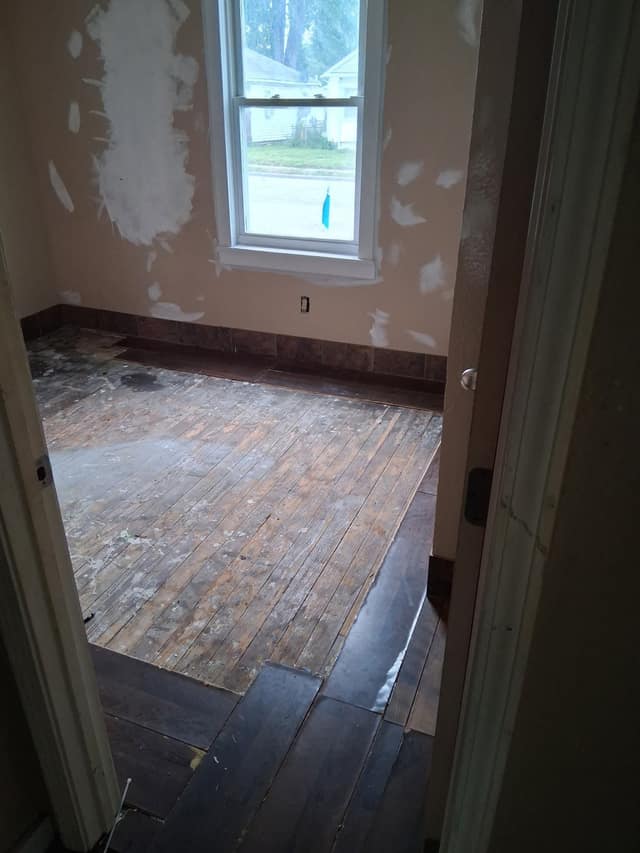 46 Eckhard Ave, Wood River, IL: owner financed home, photo 15