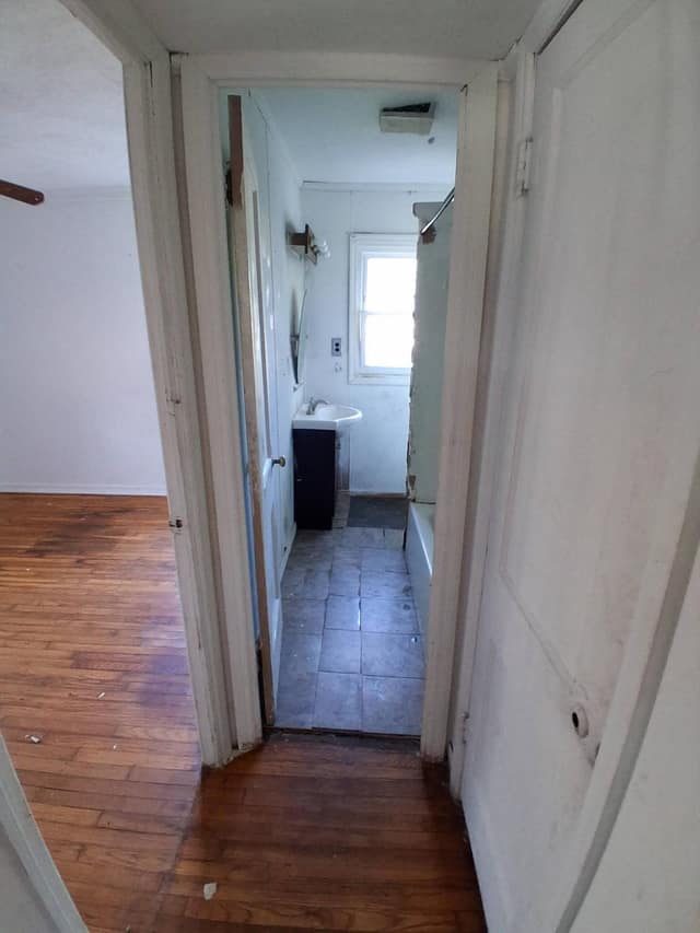 521 N. Davis Street, Carbondale, IL: owner financed home, photo 5