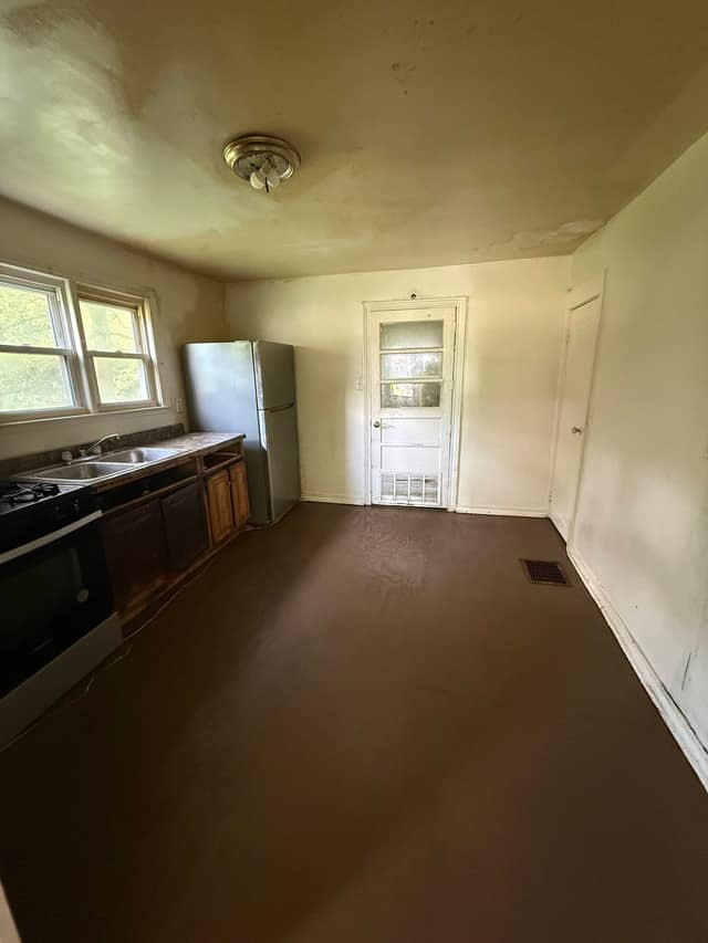 1263 W Green St, Decatur, IL: owner financed home, photo 9