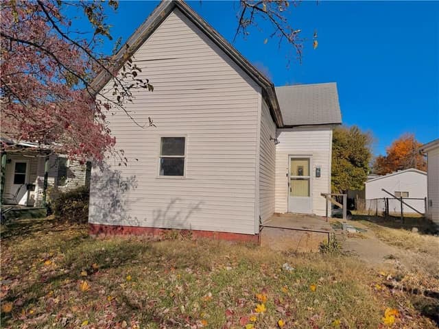 1646 E Wood St, Decatur, IL: owner financed home, photo 1