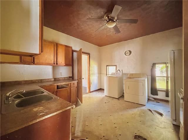 1646 E Wood St, Decatur, IL: owner financed home, photo 10