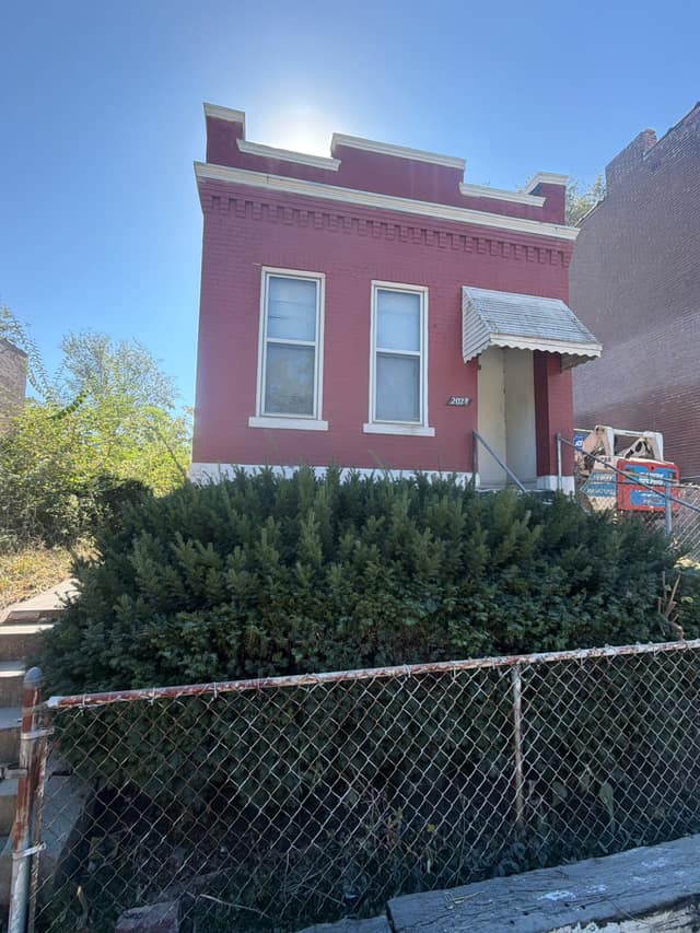 2028 E Prairei Ave, Saint Louis, MO: owner financed home, photo 1