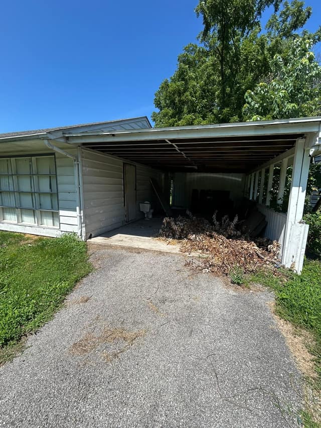 11 Delores Dr, Cahokia, IL: owner financed home, photo 2