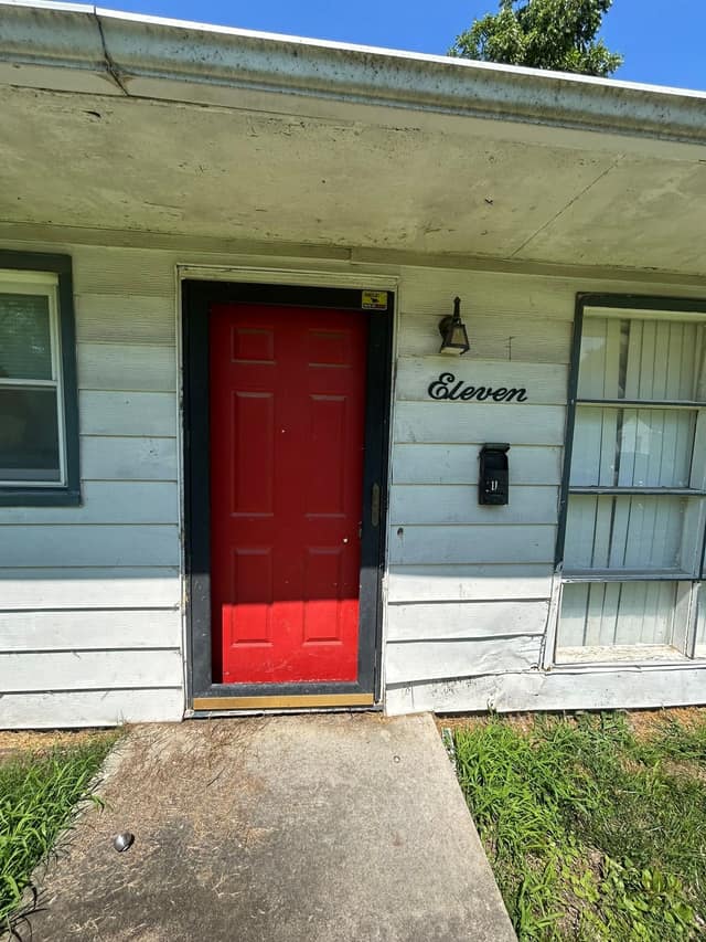 11 Delores Dr, Cahokia, IL: owner financed home, photo 3